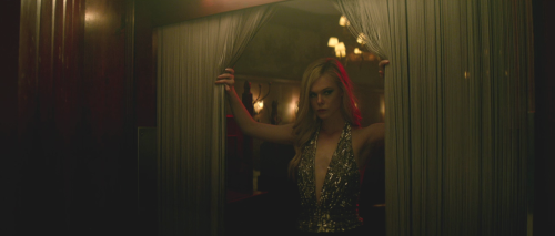 watchingmoviesandshit:  The Neon Demon (2016)