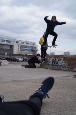 lvrkstr:  vodkvv:  calxfornxa:  fixieteen:  prxme:  urban/skate  skate/urban blog. following back loads!!  urban|skate blog  .  スケ