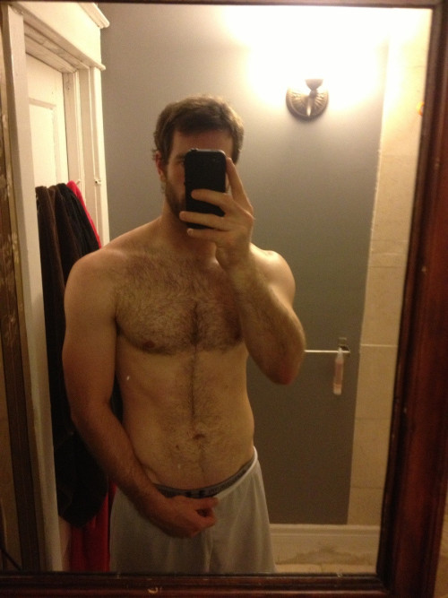 nakedguyselfies: nakedguyselfies.tumblr.comYou’re probably to busy jerking off but if not you should