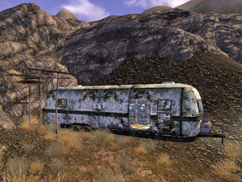 worldwasteland:  The Lone Wolf Radio shack in Fallout New Vegas appears abandoned, but that was not always the case. Originally, it was planned to be the home of the Lone Wolf, a  character far more sadistic and depraved then any before featured in the