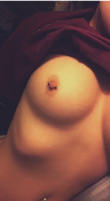 nipple–piercings:  😋