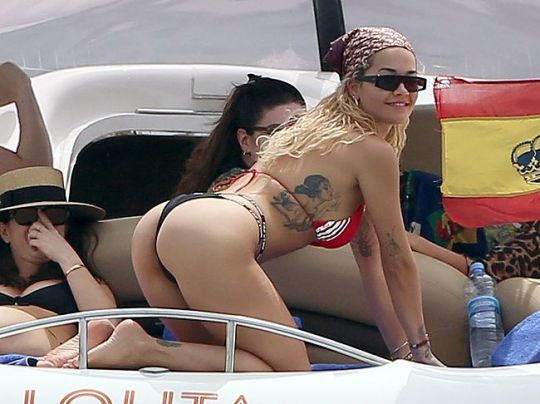 Rita Ora Shows Off Her Amazing Ass In Bikini  (more…)View On WordPress