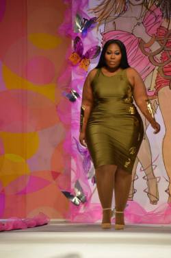 planetofthickbeautifulwomen:  Full Figured Model Nedra Phillips wearing Rue 114@The Annual Full Figured Fashion Week NYC 2014 