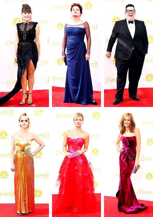 keithmikal:  adeles: The 66th Annual Primetime Emmy Awards Red Carpet (August 25, 2014)   Ahhh Debra Messing looks soooo goooood!  January Jones is Phoenix-Force-Five fierce!