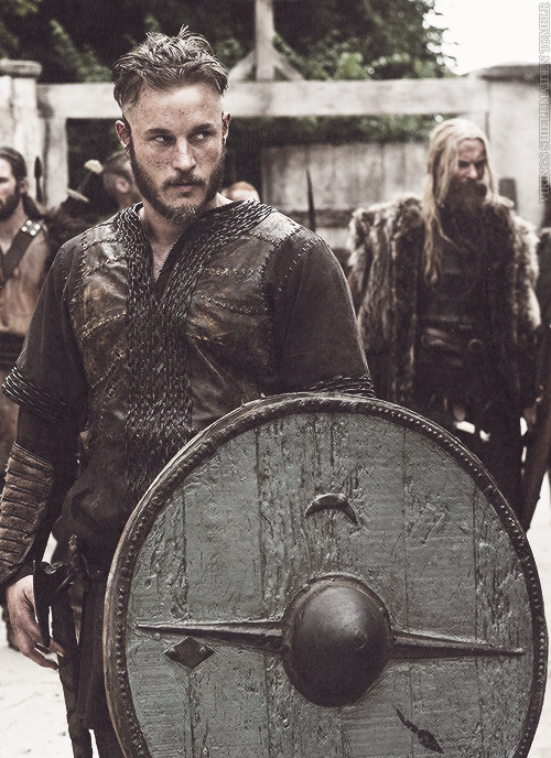 vikings-shieldmaiden:  Ragnar Lothbrok - porn pictures