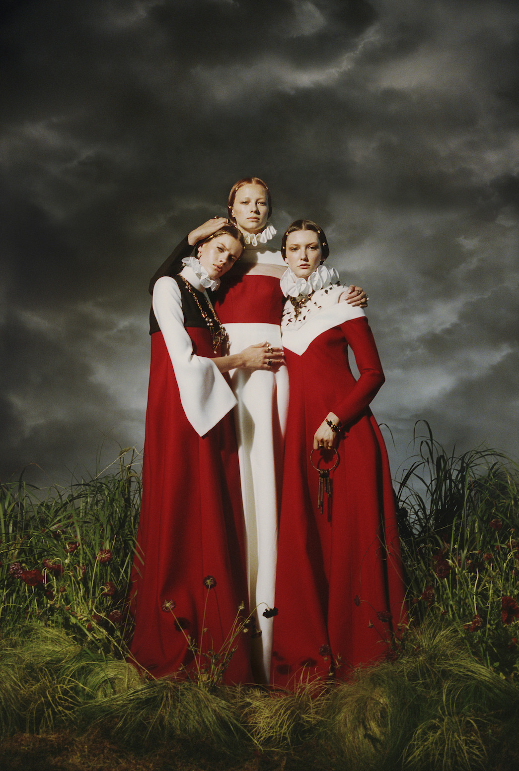 visualjunkee:SHAKESPEARE’S SISTERS - models: Allyson Chalmers, Barbora Podzimkova,