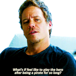 the-lady-swan:gavioticaonthejollyroger:colinodonorgasm:Killian Jones + being uncomfortable while rec
