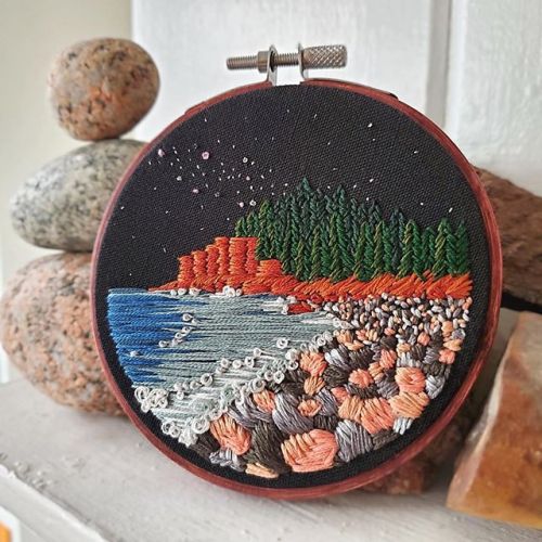 embroideryinsp:Caitscapes | Instagram: @caitscapes