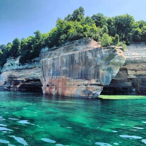 annaq22:  Just in case you wanted an overload of the pictured rocks, here ya goooo🤩