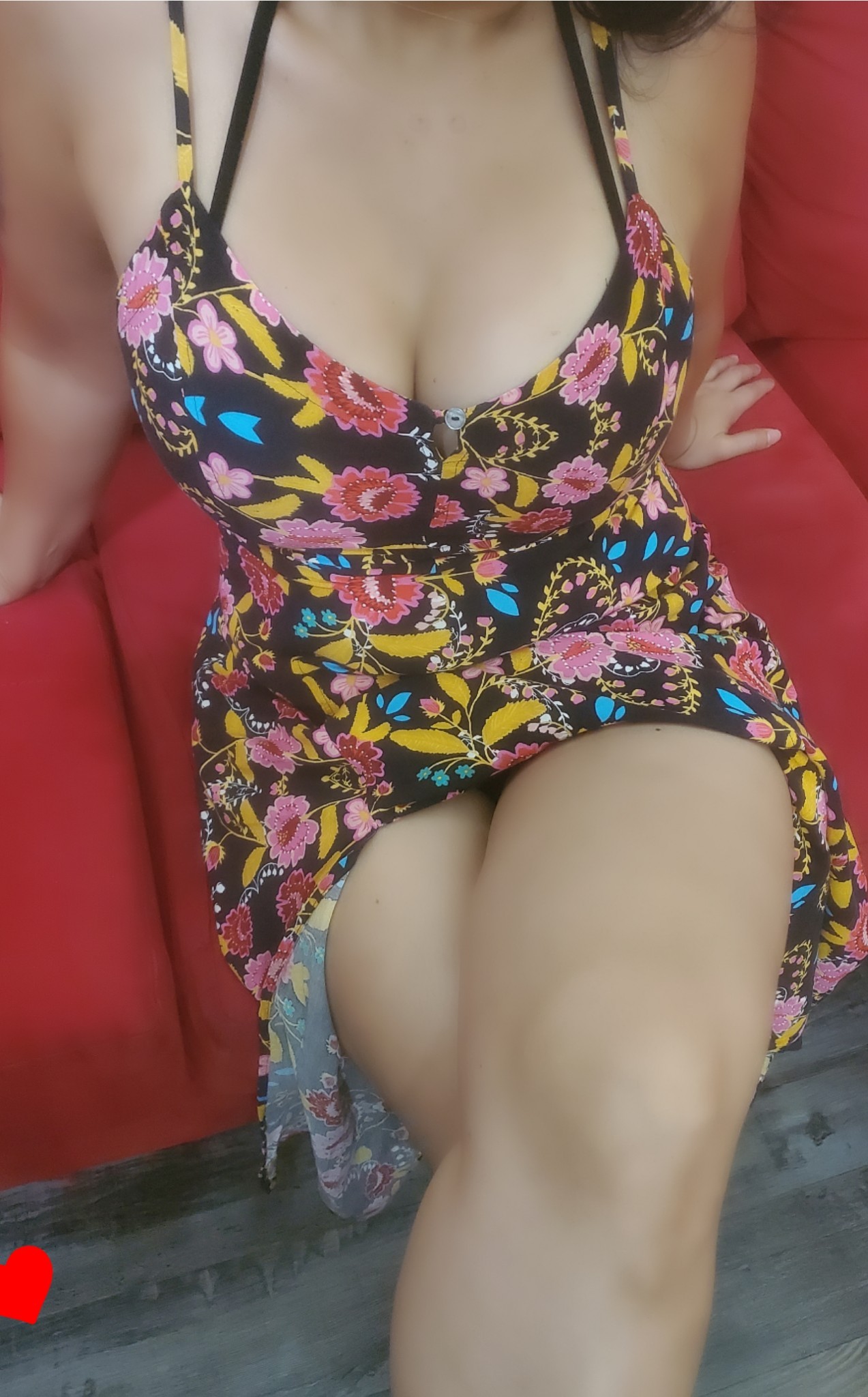 heyjasminelove-deactivated20210:Buy me a drink? I will buy you one back! 💋