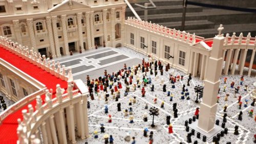 lilaccatholic: legollection: Catholic priest builds LEGO version of the Vatican, complete with nuns 