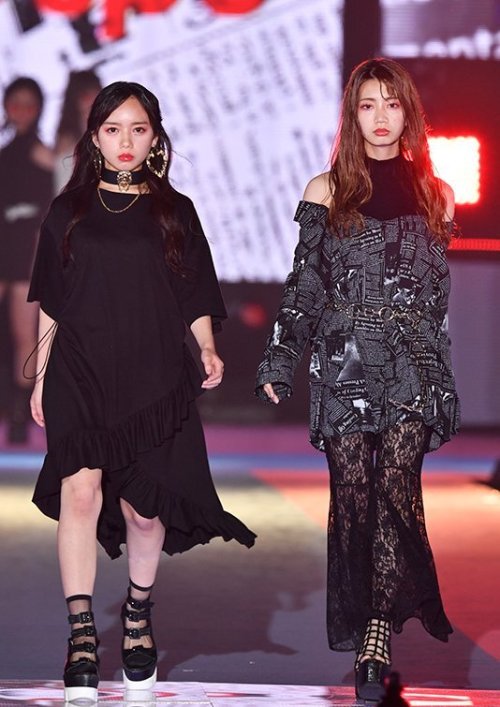 sakamichi-steps: 齊藤京子 + 高本彩花 × one spoRakuten GirlsAward 2019 SPRING/SUMMER