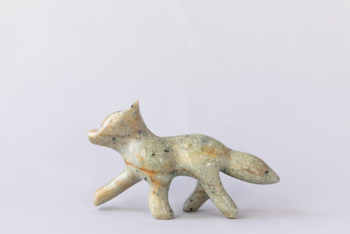 I made another soapstone carving. This time a fox, because I only made polar bears up until now. It 