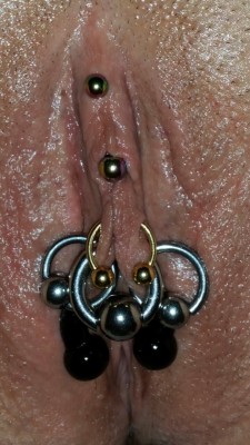 Mmpiercing:  Pussy, Tatto, Piercing, Nails. Can It Get Much Better? 😉😃