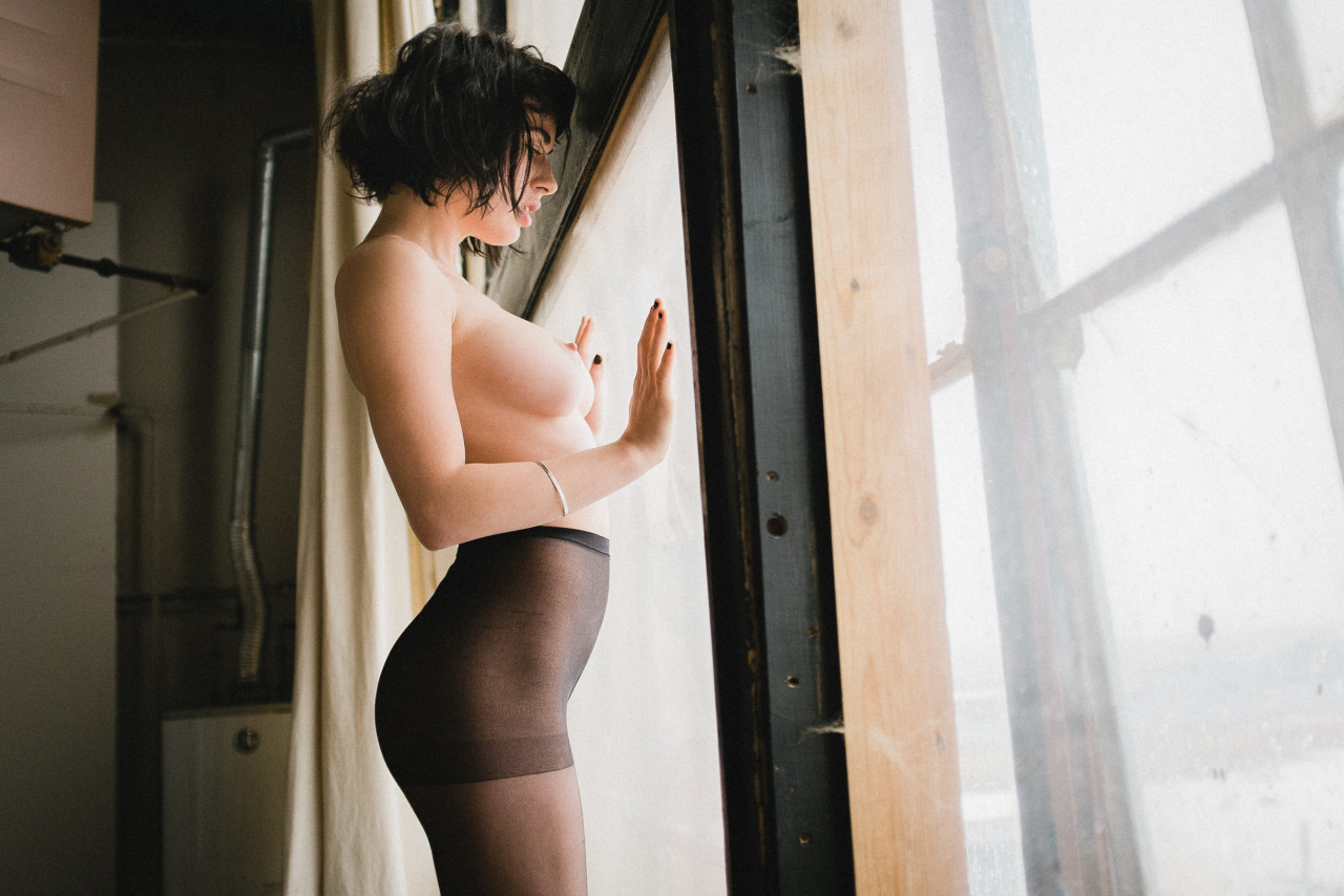 alveoliphotography:  Safety glass. February, 2014.  Glass Olive x Alveoli Photography