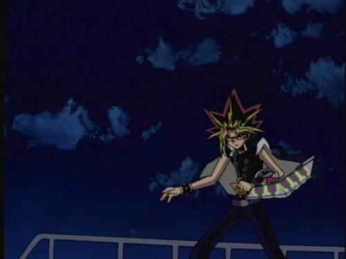 thewittyphantom:  Today, on ‘stuff that was in the opening but not in the actual show’, here’s Marik and Yami Yugi facing off in person. 