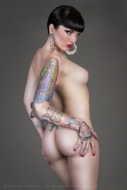 stunningtattoobabes:  Source:Tattooed Angels Nude 8stunningtattoobabes
