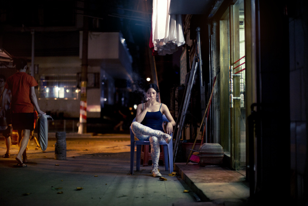 nevver:  Still smoking, Peter Lee
