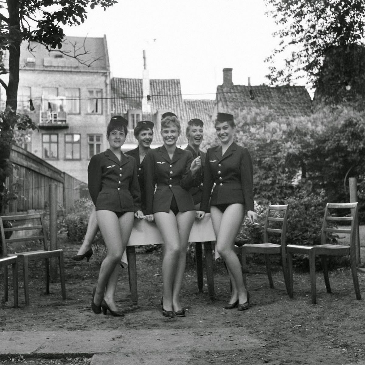 VINTAGE NUDES SQUARE FORMAT