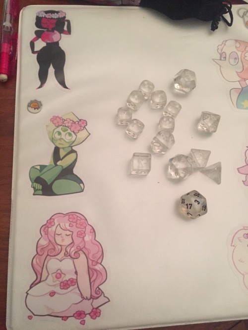 DND night! My binder is decorated in @sergle’s super adorable SU stickers!! ⭐️🌟💕