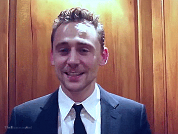 welcome-to-fangirl-hell: thehumming6ird:  Classic Hiddles Moments: Tipsy!Tom accepts his ‘Elle Man o