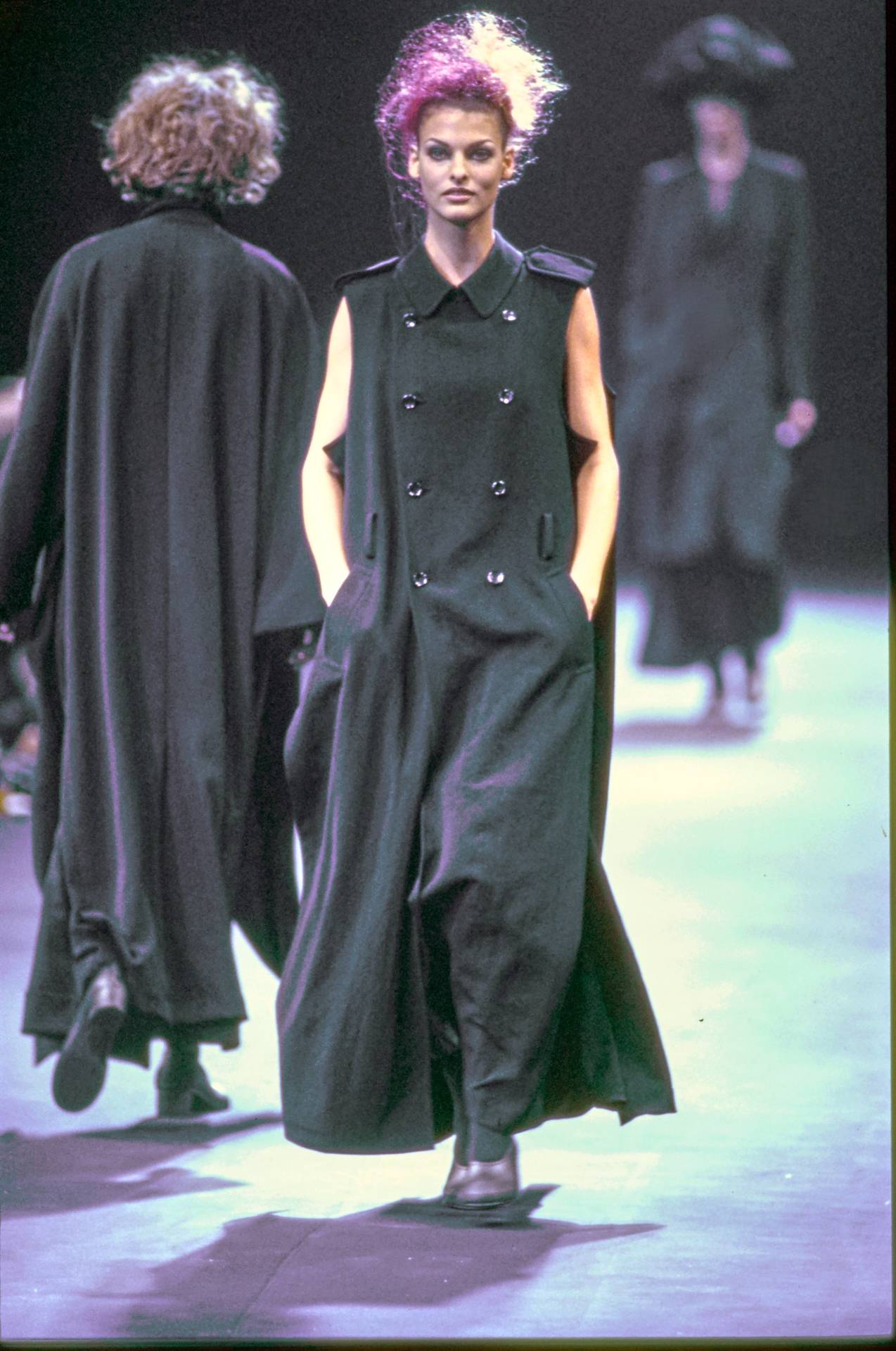 Linda Evangelista at Comme des Garcons, Spring... - The Runway Archive