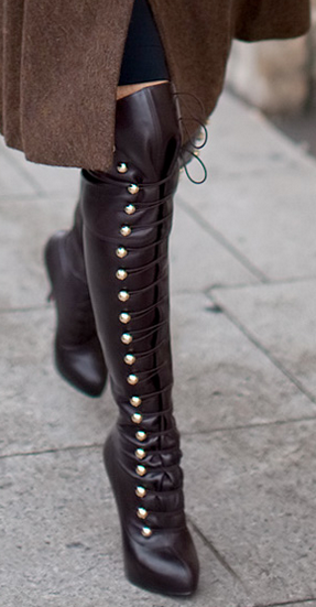 babez-in-boots:  Babes in Boots