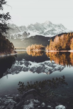 greeneyedtexan26: alecsgrg:  Eibsee lake