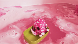 lilhoneybunny420:  lilpuppysaurus:  I had a princess bath today with Ms.Octo in her little boat~ | pls don’t remove my text   I want boats for my stuffies!!!! 