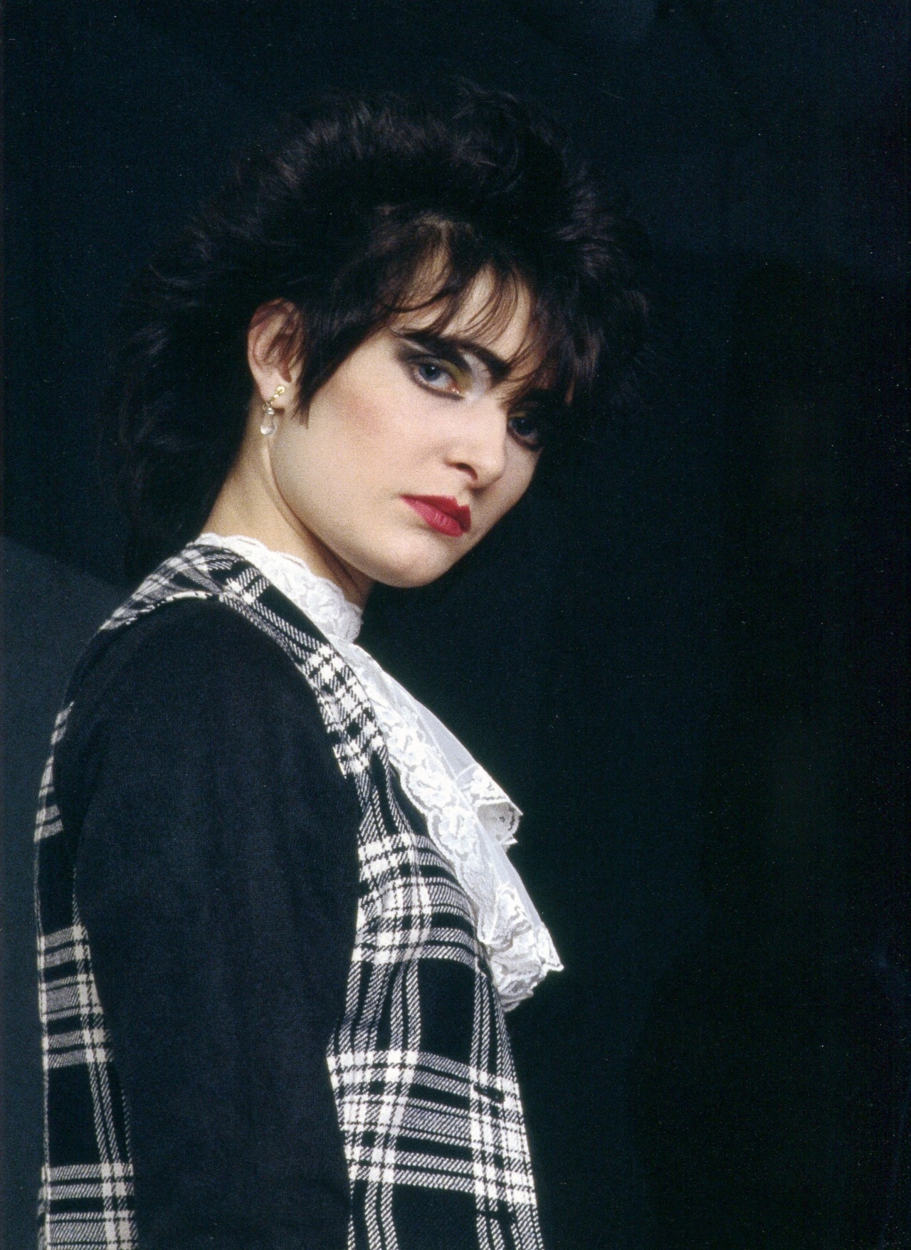 superblackmarket:
“ Siouxsie Sioux photographed by Sheila Rock, 1979
”