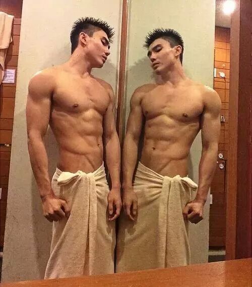 evianguy:  Hawt Asian Stud! 