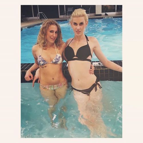 amandaxlombardi: bb g &lt;3 hot hot