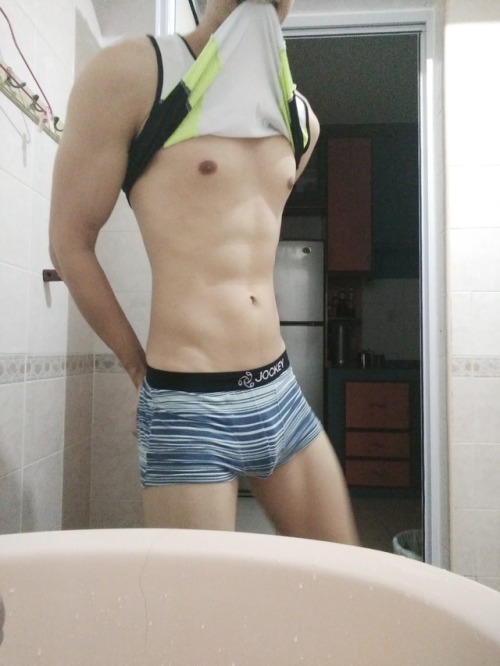 sjiguy:  sgkingd: Someone ask why dont i get a white/transparent boxer. Should i? :)  *on a side not