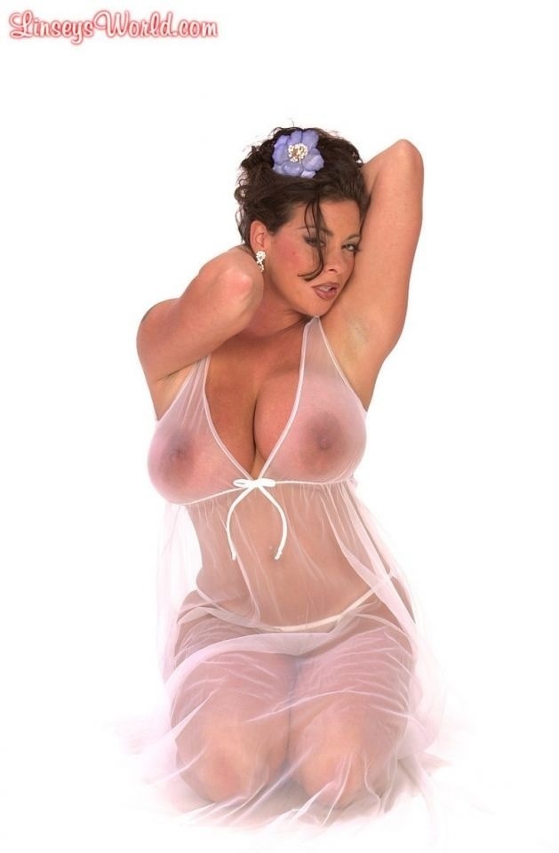 thecurvygirls1:  Linsey’s got a nice curvy world