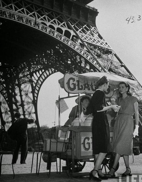  Americans in Paris, October, 1947