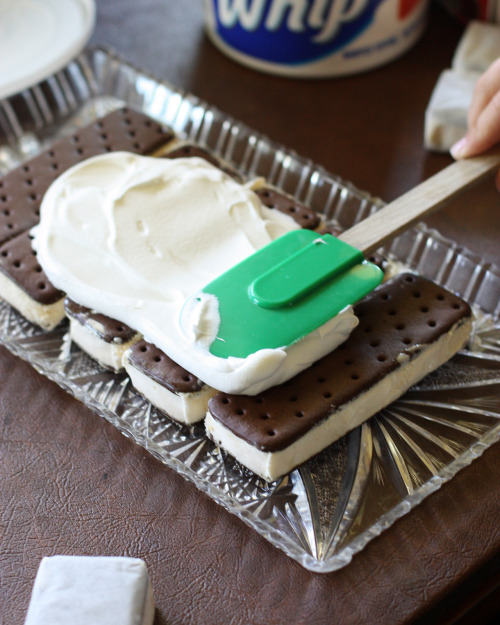 thecakebar:  Ice Cream Sandwich Cake 