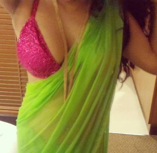 vicky2500: And this is a great daring in public..bra and saree