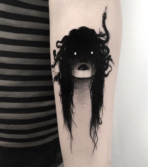 anniewu:Aegis. I went for it. Thanks to Sewp at Holy Noir Tattoo for making Medusa happen.