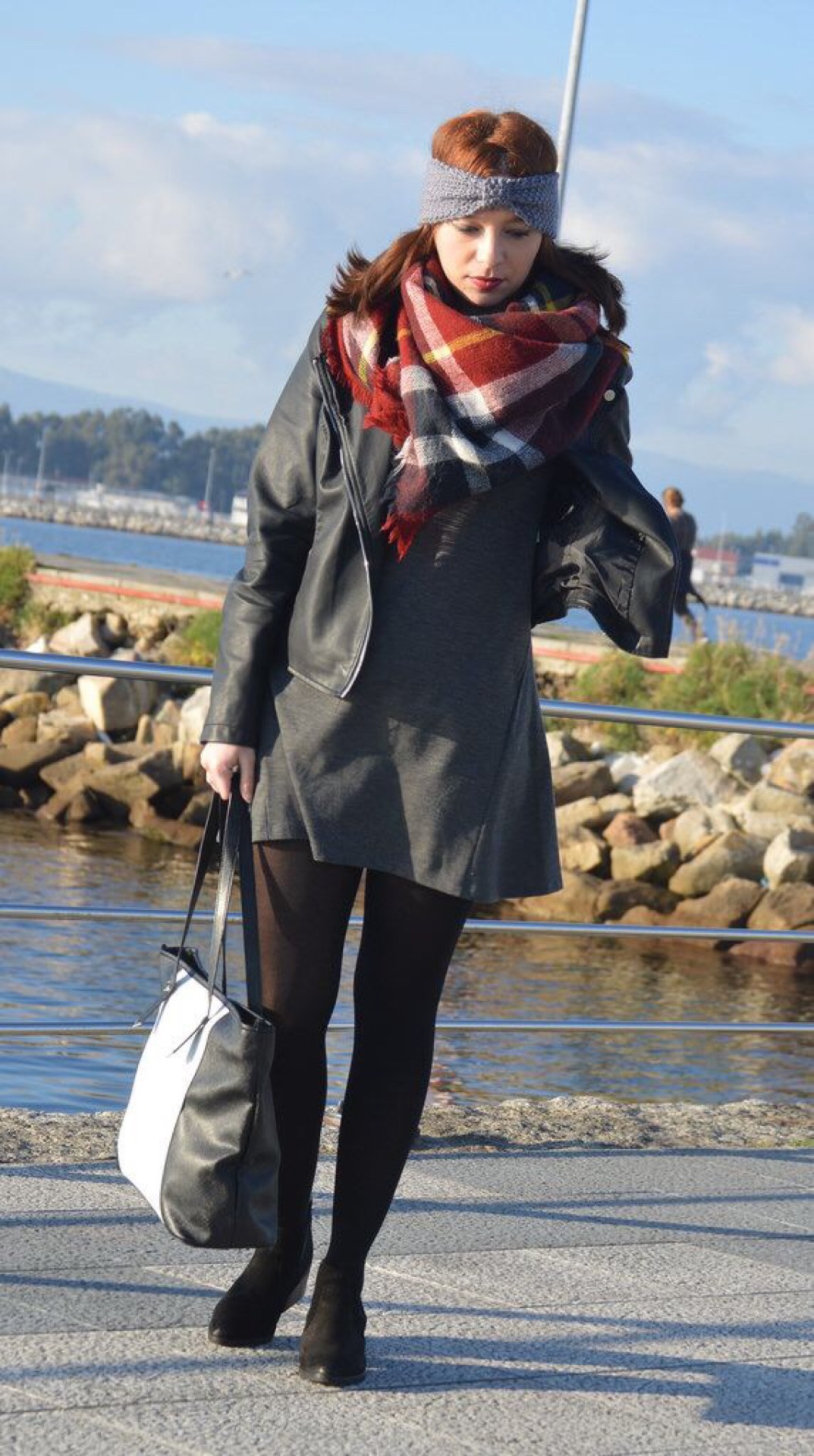 aurozz:  http://www.coco-smile.com/2015/12/grey.html
