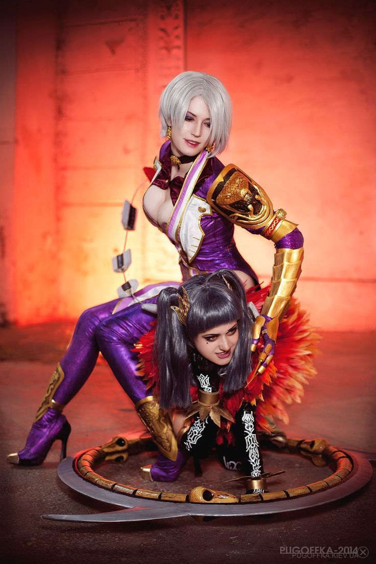 cosplaysleepeatplay:  Tira and Ivy (Soul Calibur) by Gellariot.deviant…
