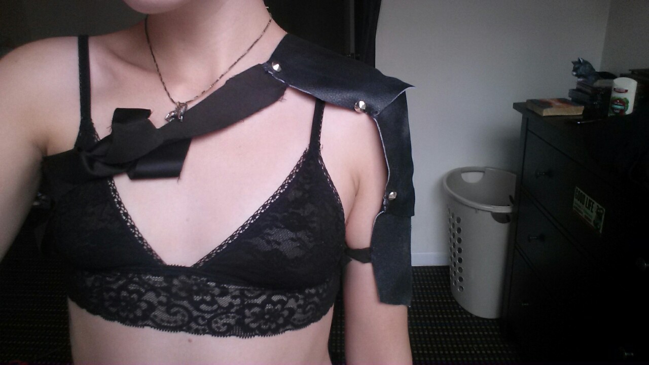 keepyouxvx:  whaddup, I made myself a shoulder pauldron. 