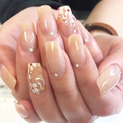 nails:  #nails#nailart#naildesign#nailextension#sculpturenails#acylicnails#japanesenailart#flower#nudecloor by atlas_nail (http://ift.tt/1DKz1cv)