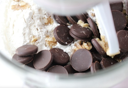 sweetoothgirl:Chocolate Chip Cookies w/ Walnuts & Homemade Chocolate Chips 