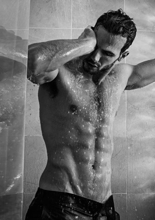 chelseabanker:  HANDSOME HUNK