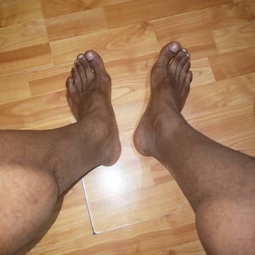 feetsupreme:GMPLACED THESE FEET ON SOLID GROUND ANOTHER DAY#blessedwww.instagram.com/p/Buvra