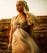 alayneestone-archive-deactivate:  Gif Meme - everythingpassesintime asked: Daenerys Targaryen + Dress Me Up 