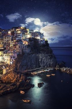 Voiceofnature:  Manarola, Cinque Terre, Italy… It Was Just Like This (: