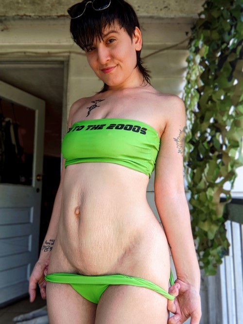 gabbigabriella:I love how this swimsuit looks adult photos