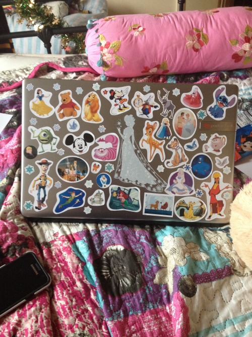 diiissssnnneeeeyyyy:  My laptop 🤘🏻 