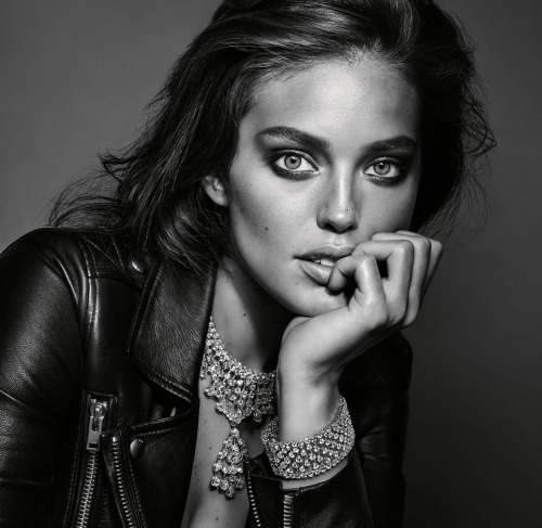 PHOTOGRAPHER: ALIQUE MODEL: EMILY DIDONATO STYLING: MORGAN PILCHER HAIR: CHRISTIAAN MAKE UP: BENJAMI